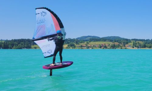 Training mit Wing und Foil auf dem Forggensee